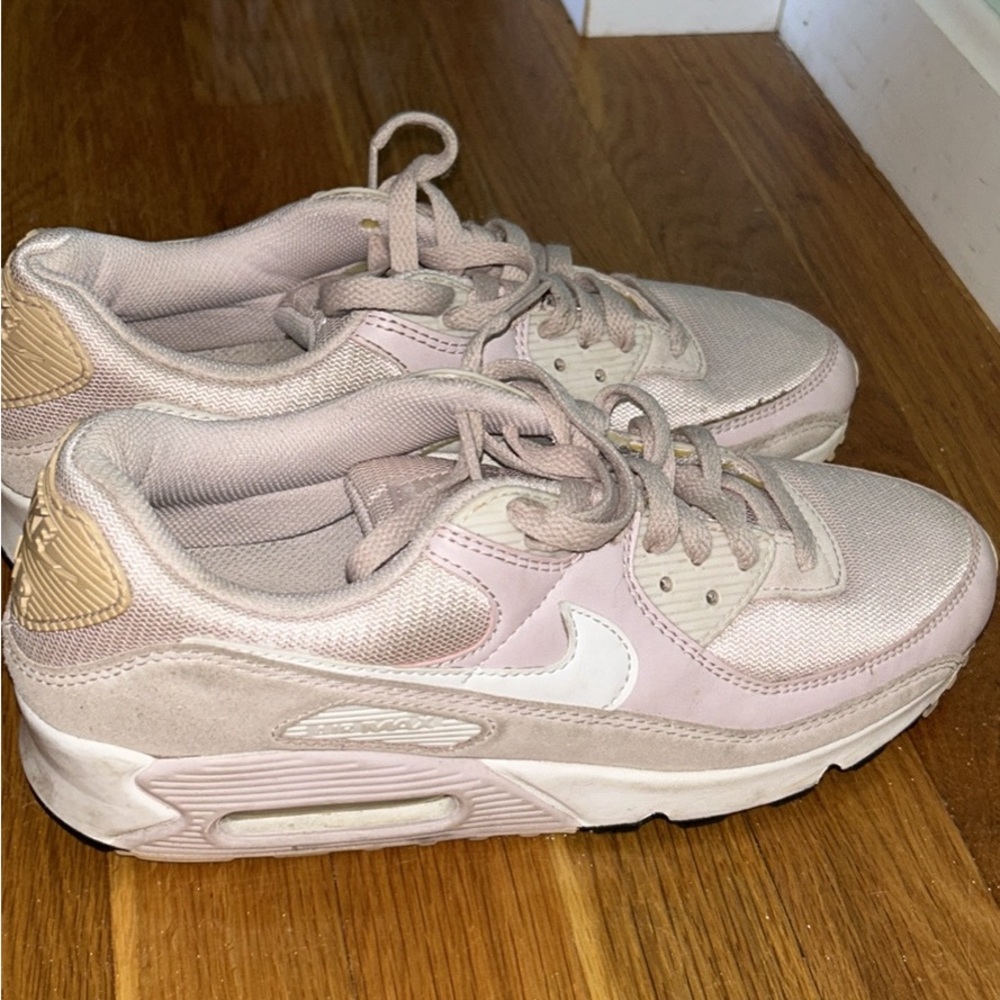 Pink Nike air max